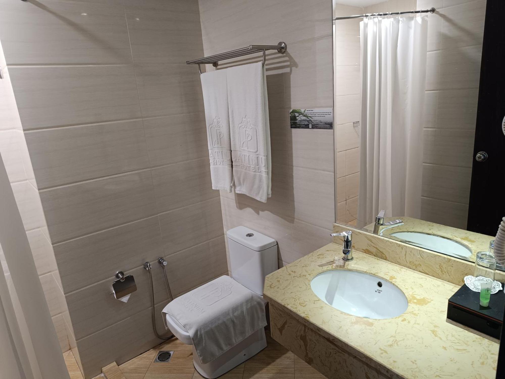 Lintas Platinum Hotel Kota Kinabalu Ngoại thất bức ảnh